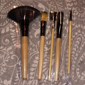 Makeup brushes